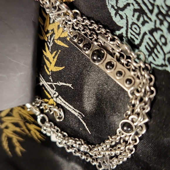 Paparazzi Black & Silver bracelet - Picture 2 of 3